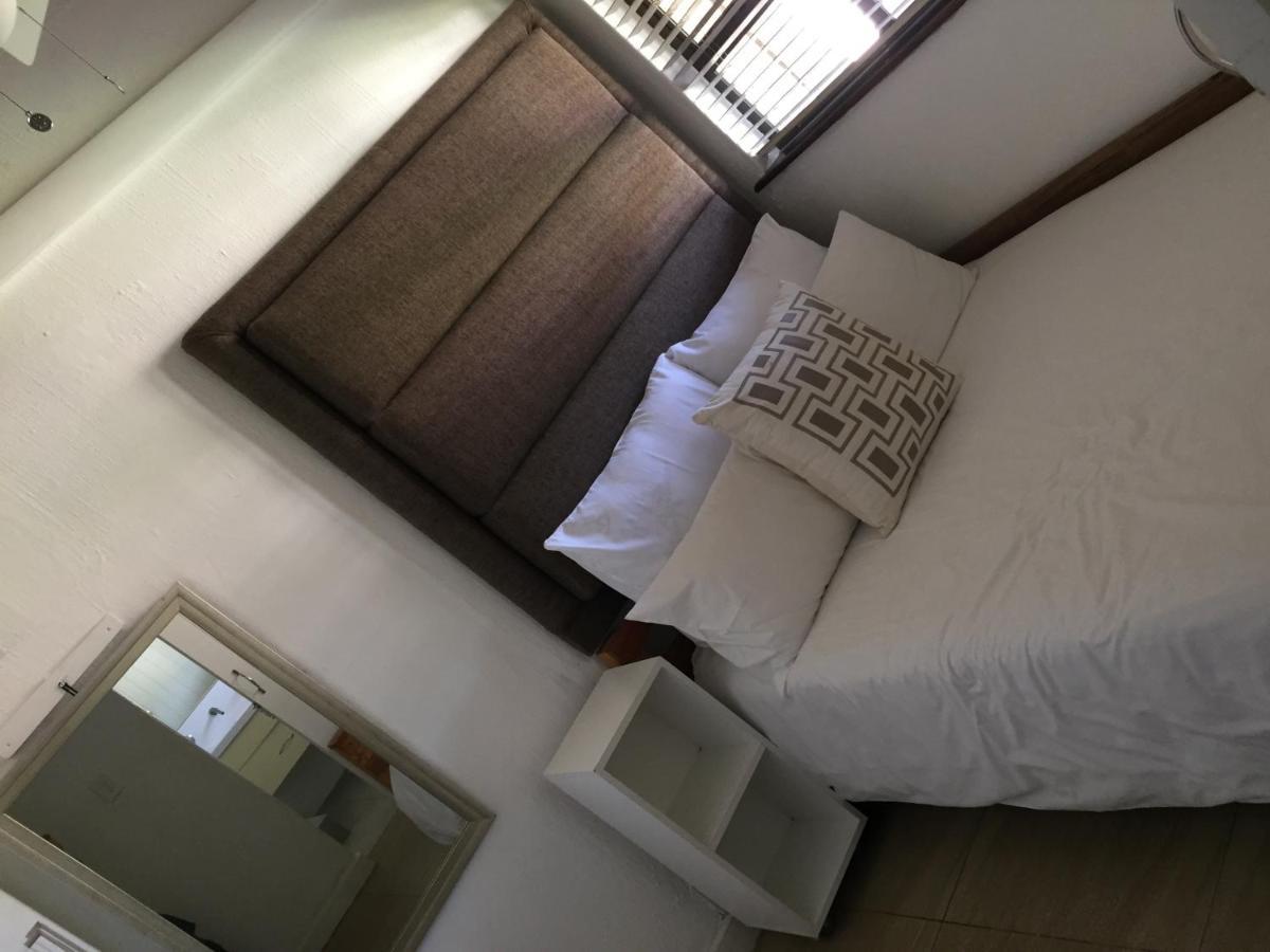 Cabanas del Mar Amanzimtoti Exterior foto