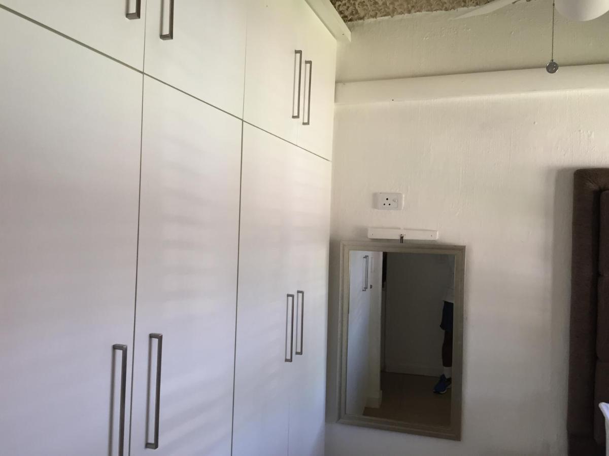 Cabanas del Mar Amanzimtoti Exterior foto