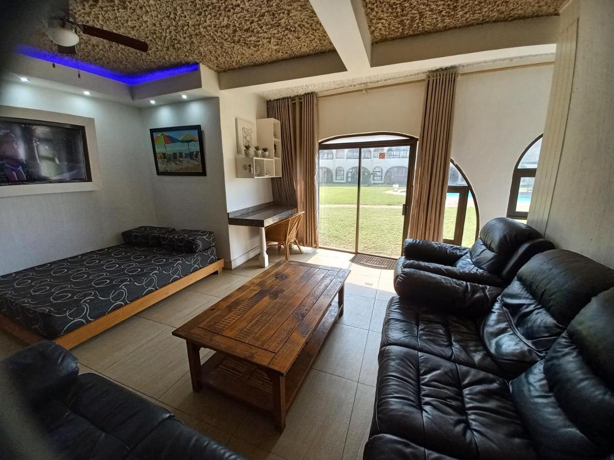 Cabanas del Mar Amanzimtoti Exterior foto