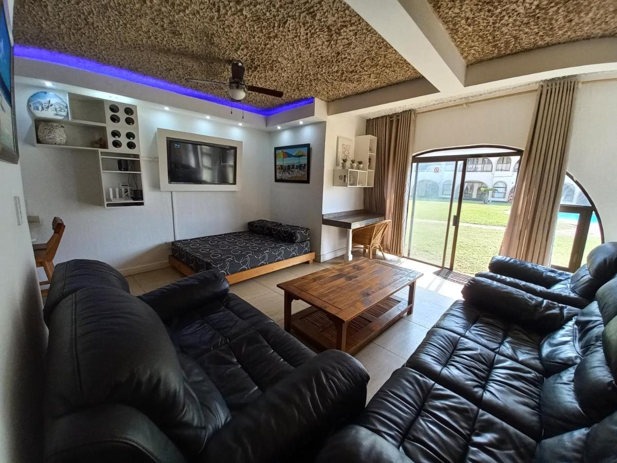 Cabanas del Mar Amanzimtoti Exterior foto