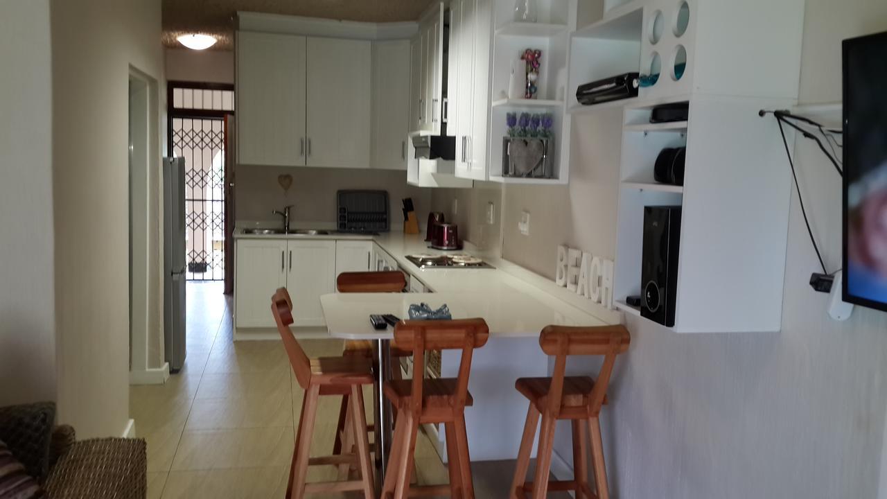 Cabanas del Mar Amanzimtoti Exterior foto